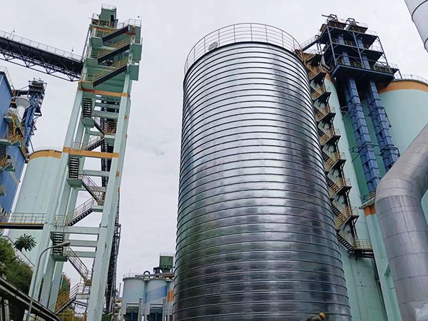 Silos à spirales pour le stockage de la farine